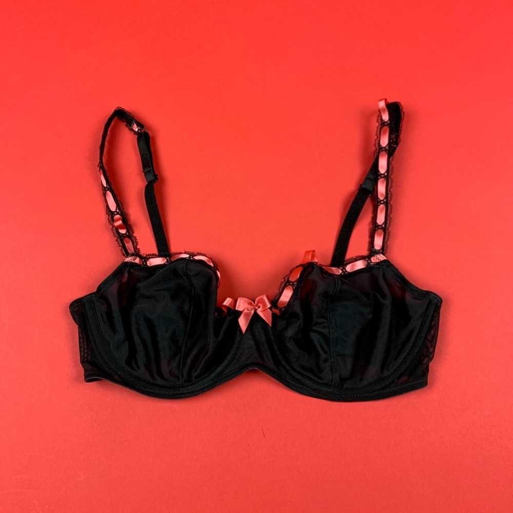 Vintage 90’s Victoria’s Secret bra 🖤